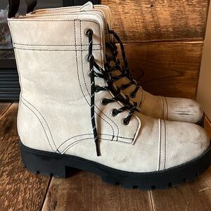 Seven7 off white/tan platform boots size 10